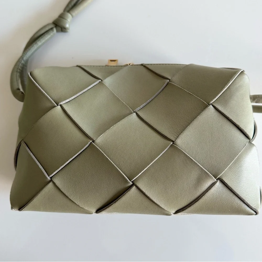 Bottega Veneta Intrecciato Cassette Bag Olive Green Woven Leather - Picture 4 of 6